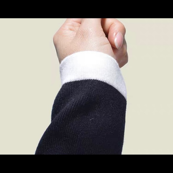 Chanel style sweater with faux pearls button - Picture 4 of 4